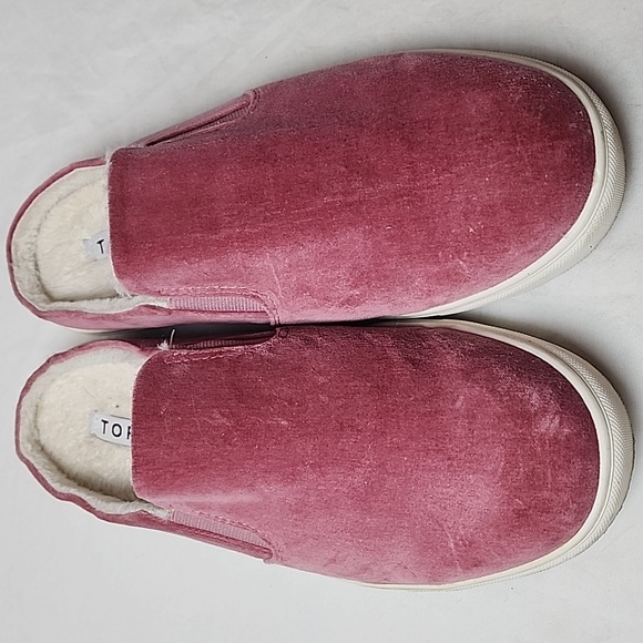 Torrid Light Pink Faux-Fur Lined Slip-ons Size 9.5 Wide Width - Picture 3 of 7